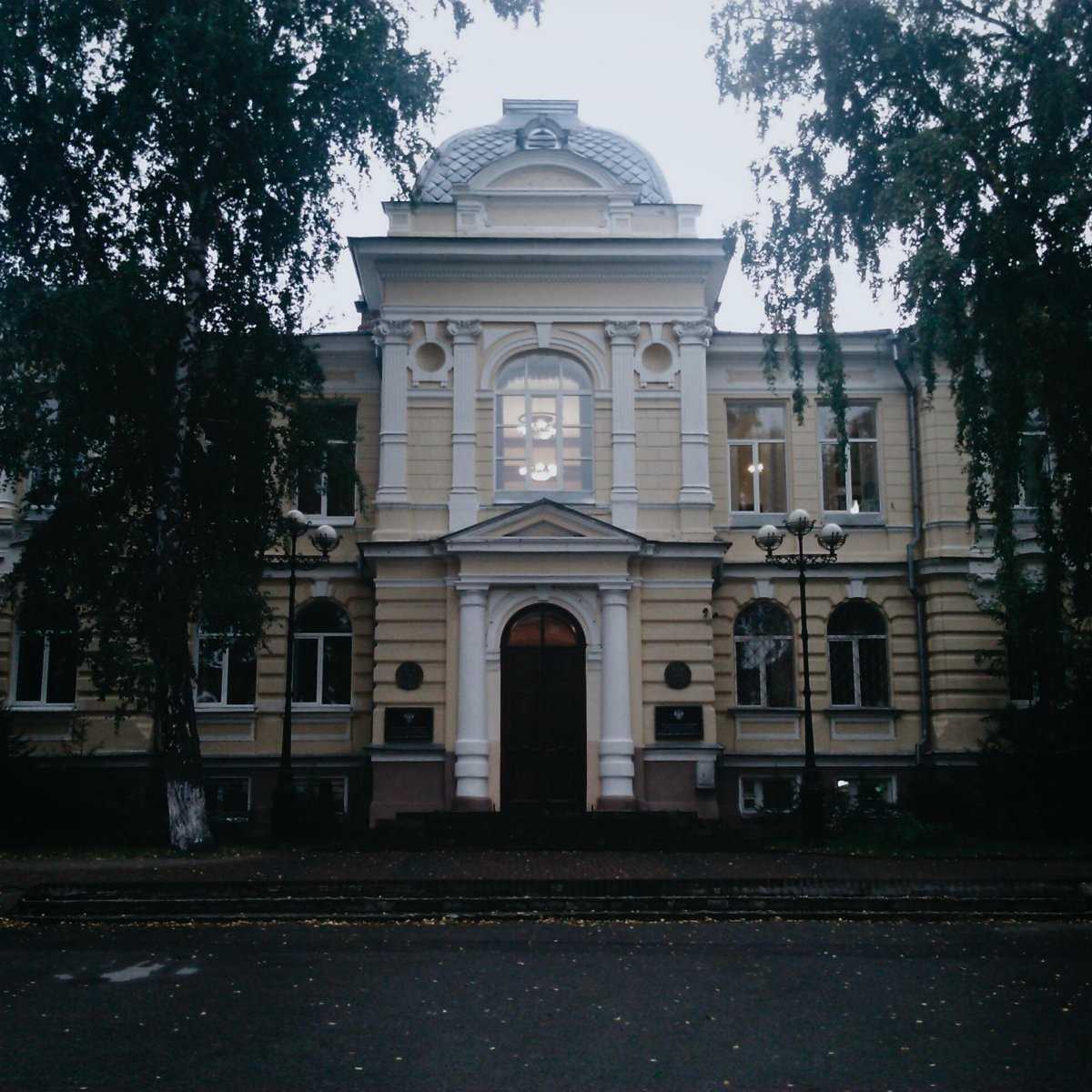 Сибгму томск. Томский медицинский институт СИБГМУ. Факультетские клиники СИБГМУ Томск. Факультетские клиники СИБГМУ Московский тракт. Главный корпус СИБГМУ Томск.